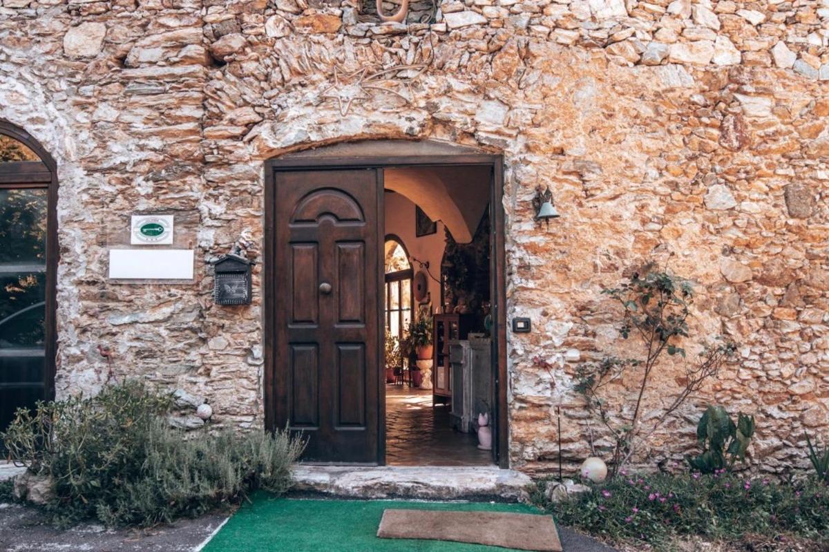 Le Petit Chateau Vezzi Portio Екстер'єр фото